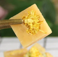 Gourmet Honey Sugar Cubes with flowers and fruit